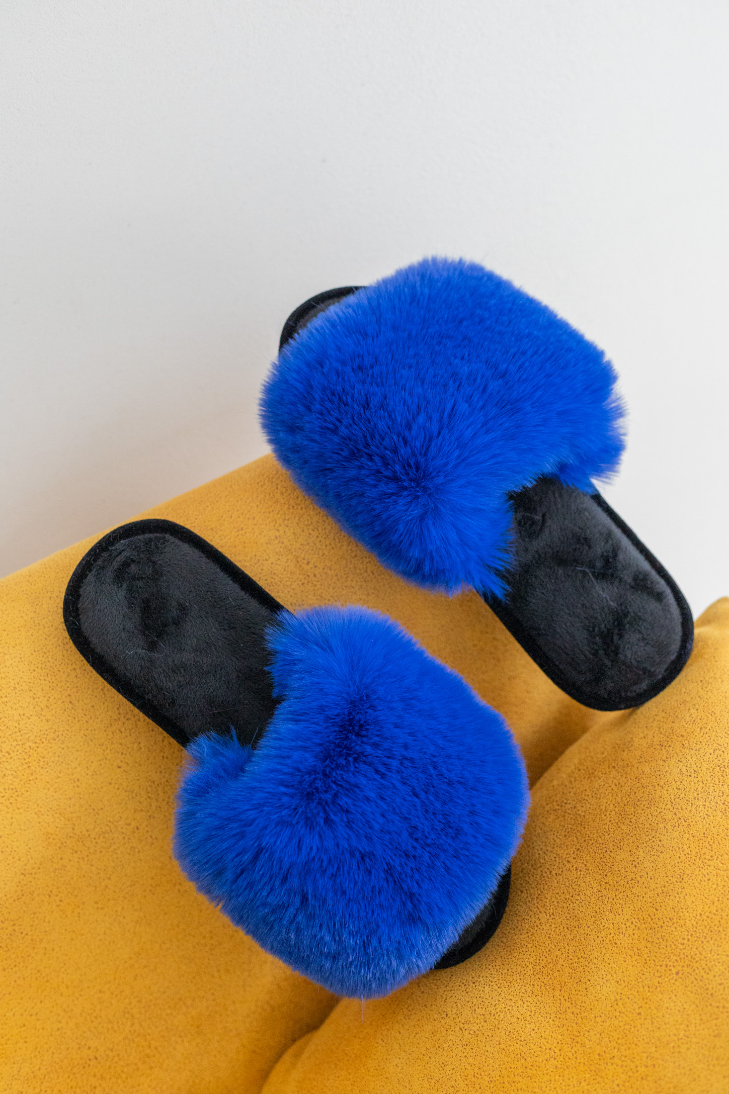 Жіночі домашні капці Halluci з еко-хутра синьо-чорні