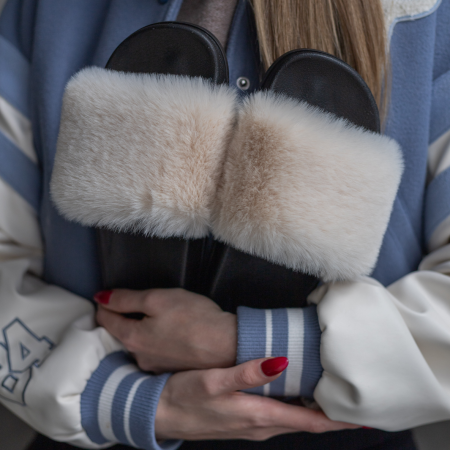 Жіночі молочні тапочки на резиновій підошві - для вулиці