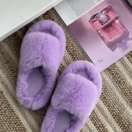 Трендові жіночі тапки Luxury з еко-хутра на платформі в Фіолетовому кольорі