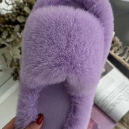Трендові жіночі тапки Luxury з еко-хутра на платформі в Фіолетовому кольорі