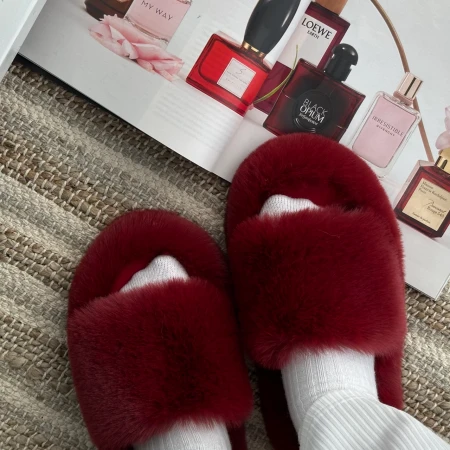 Жіночі домашні пухнасті капці Luxury з відкритим носком у Бордовому кольорі