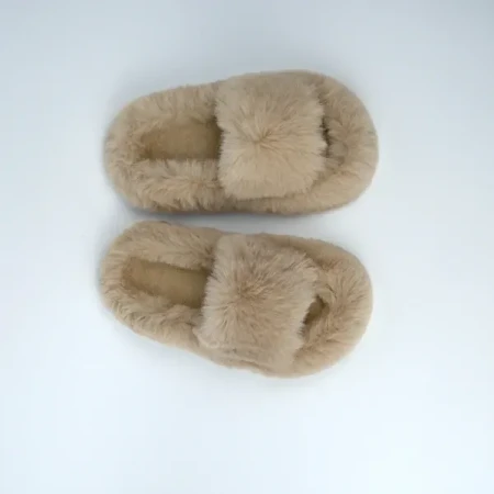 Трендові дитячі тапки Luxury з еко-хутра бежеві