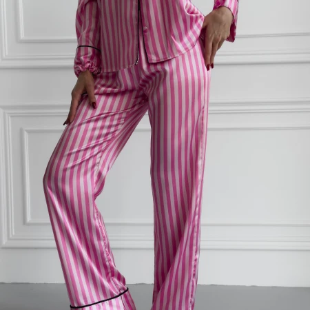 Жіноча сатинова піжама в рожеву смужку — домашній комплект штани + сорочка