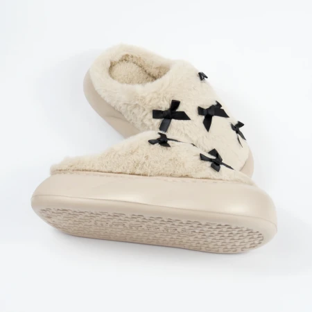 Жіночі домашні капці з бантиками у бежевому кольорі