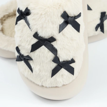 Жіночі домашні капці з бантиками у бежевому кольорі