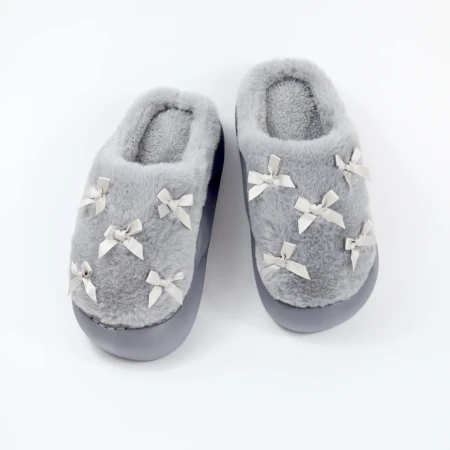 Жіночі домашні капці з бантиками у сірому кольорі