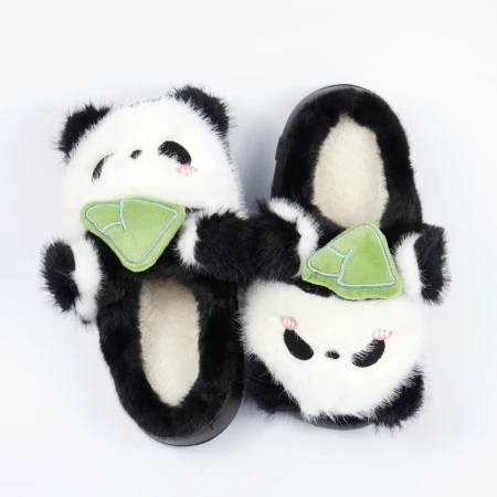 Дитячі кімнатні капці «Звірятка» з еко-хутра (Чорно-білі панда)