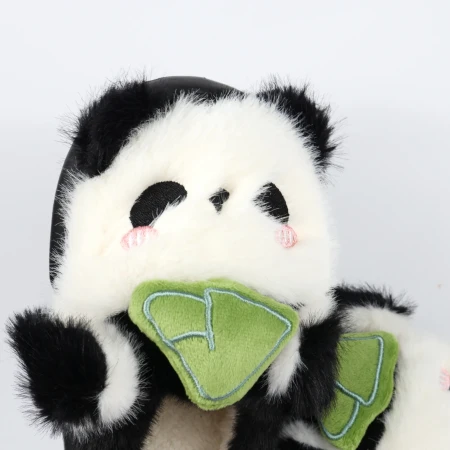 Дитячі кімнатні капці «Звірятка» з еко-хутра (Чорно-білі панда)