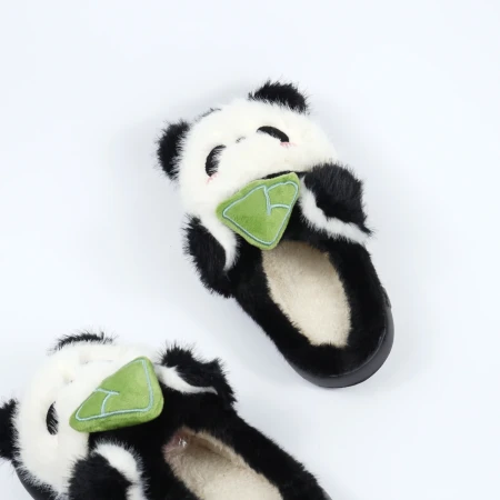 Дитячі кімнатні капці «Звірятка» з еко-хутра (Чорно-білі панда)