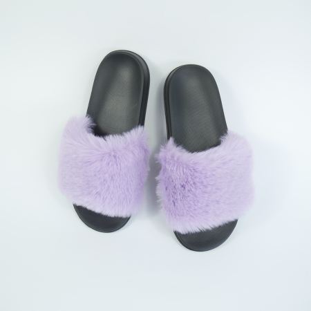 Вот как правильно называются такие тапочки на русском языке для поиска или покупки:  Основные варианты названий: Женские уличные тапочки на резиновой подошве, фиолетовые