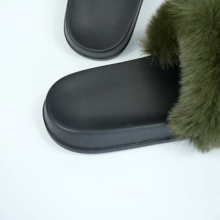 Жіночі тапочки для вулиці, зелені — на резиновій підошві