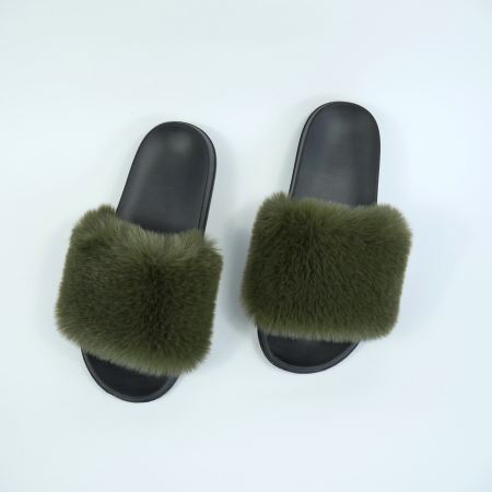Жіночі тапочки для вулиці, зелені — на резиновій підошві