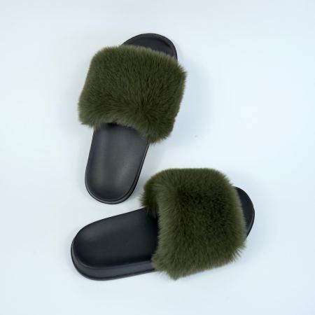 Жіночі тапочки для вулиці, зелені — на резиновій підошві